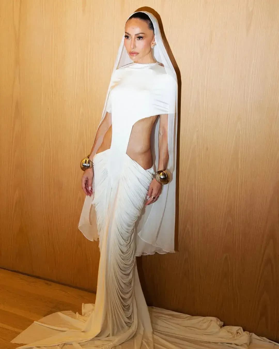 Sabrina wearing Vitureta - styling Pedro Salles - 0