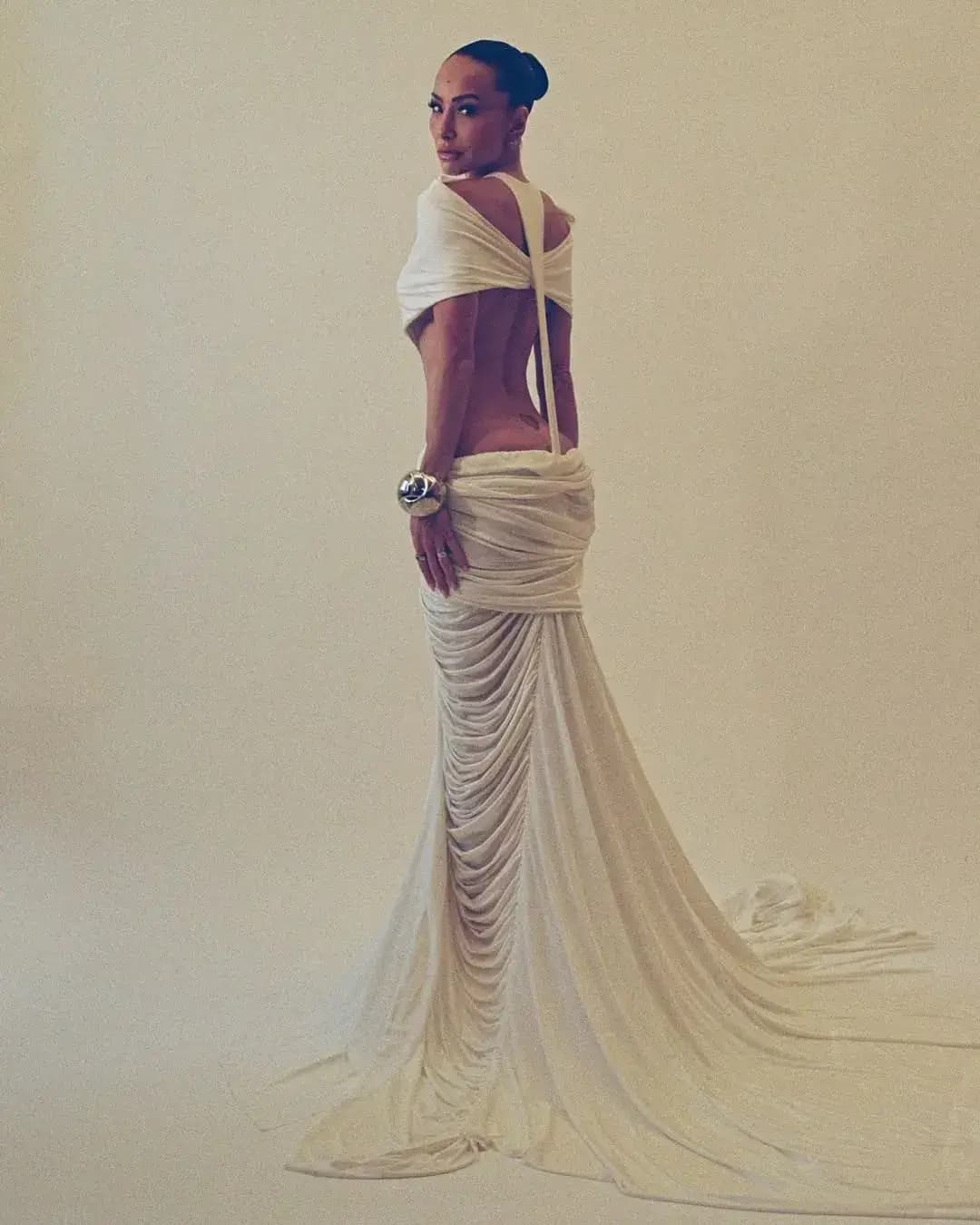 Sabrina wearing Vitureta - styling Pedro Salles - 1