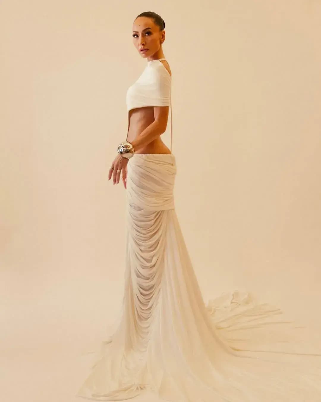 Sabrina wearing Vitureta - styling Pedro Salles - 2