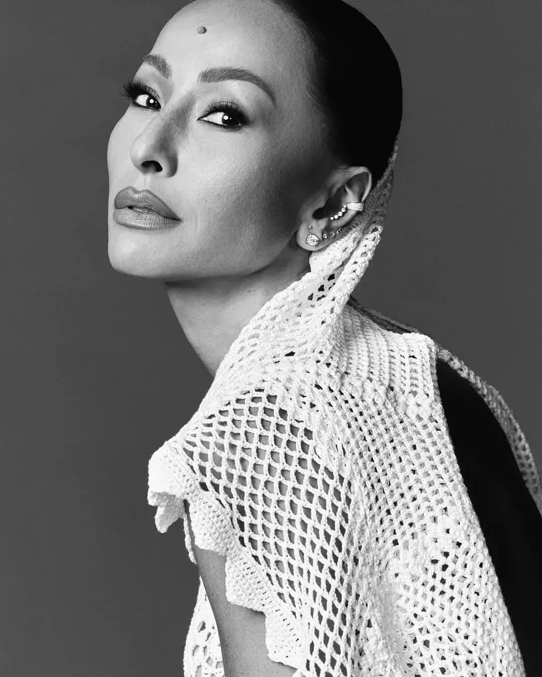 SABRINA SATO - 2026 - 1