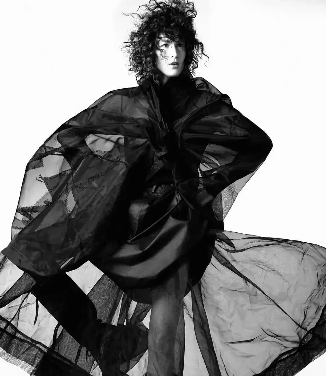 Setembro 2024 - ELLE VIEW - beauty por Daniel Hernandez - 7