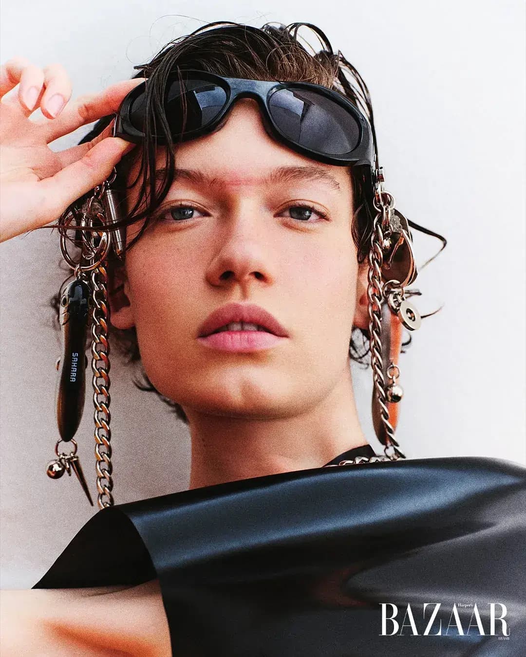 Dezembro 2024 - HARPER 'S BAZAAR - beauty por Daniel Hernandez - 5