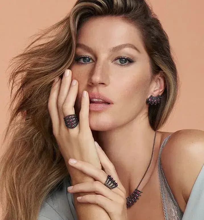 2017 - VIVARA GISELE - beauty Daniel Hernandez - 1