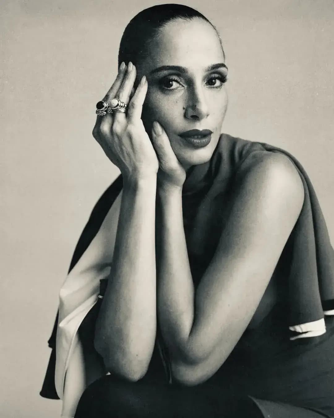 Camila Pitanga X Loewe - styling Pedro Salles - 1