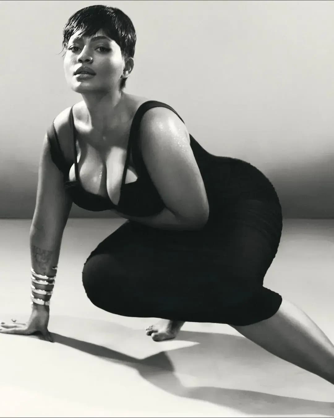 2021 VOGUE BRASIL COM BABI LOUISE + ISA JAPONEGA + RITA CARREIRA - 1