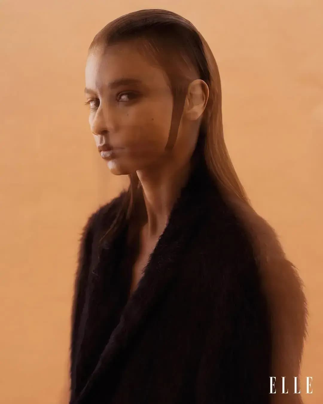 2021 - ELLE BRASIL MAIO 21 - 3