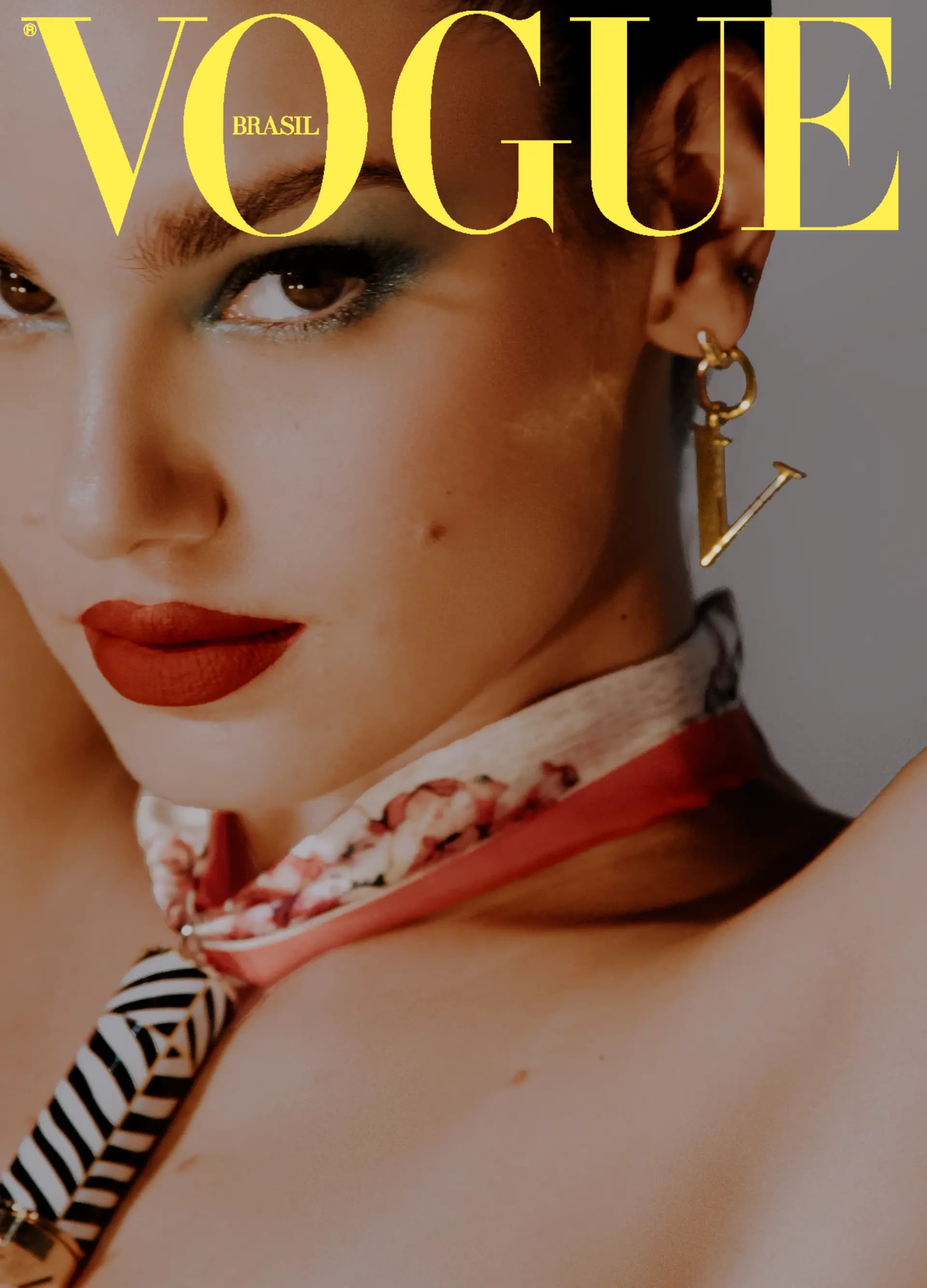 2020 - VOGUE BRASIL CAMILA QUEIROZ - 1
