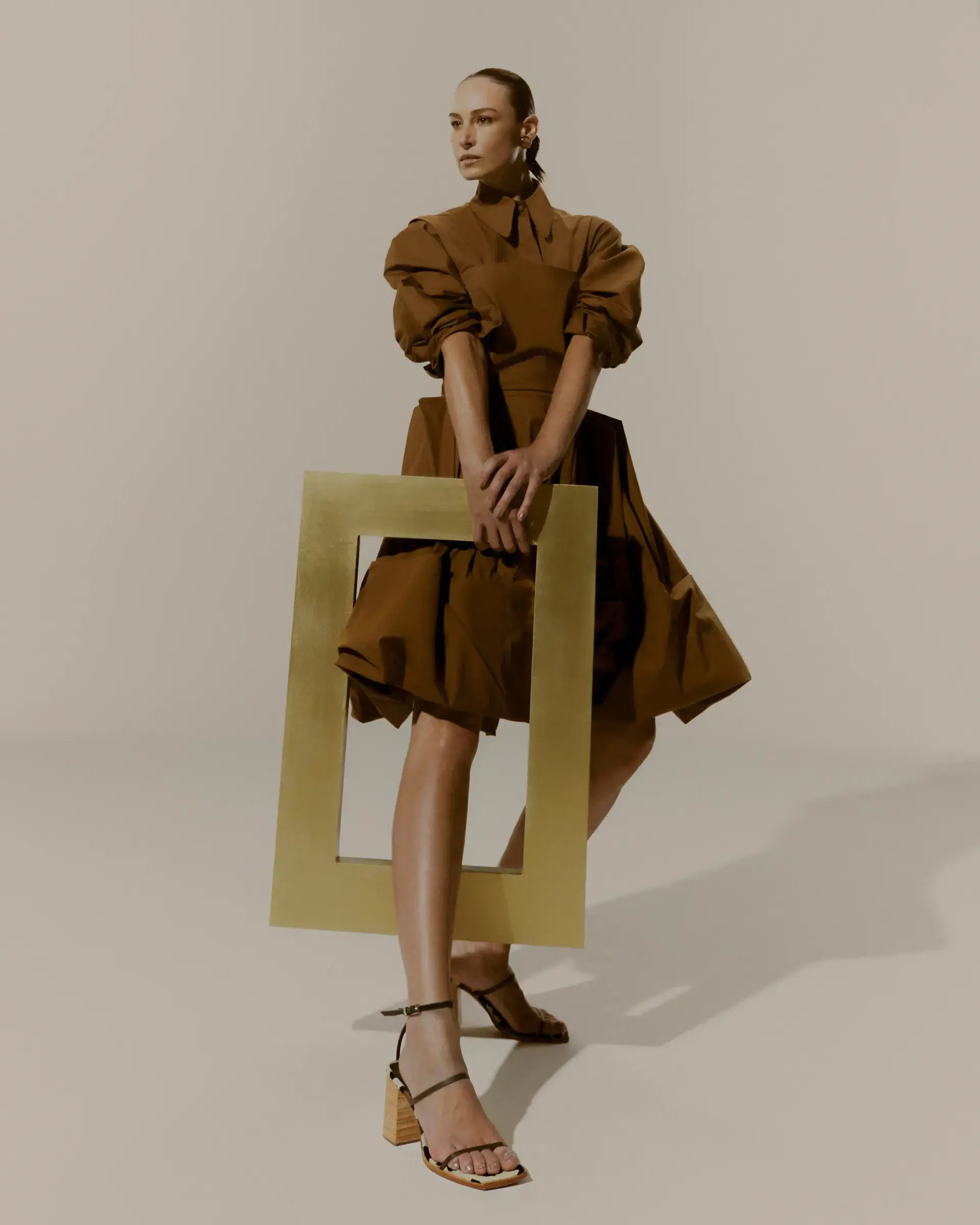 SANTA LOLA gallery 1