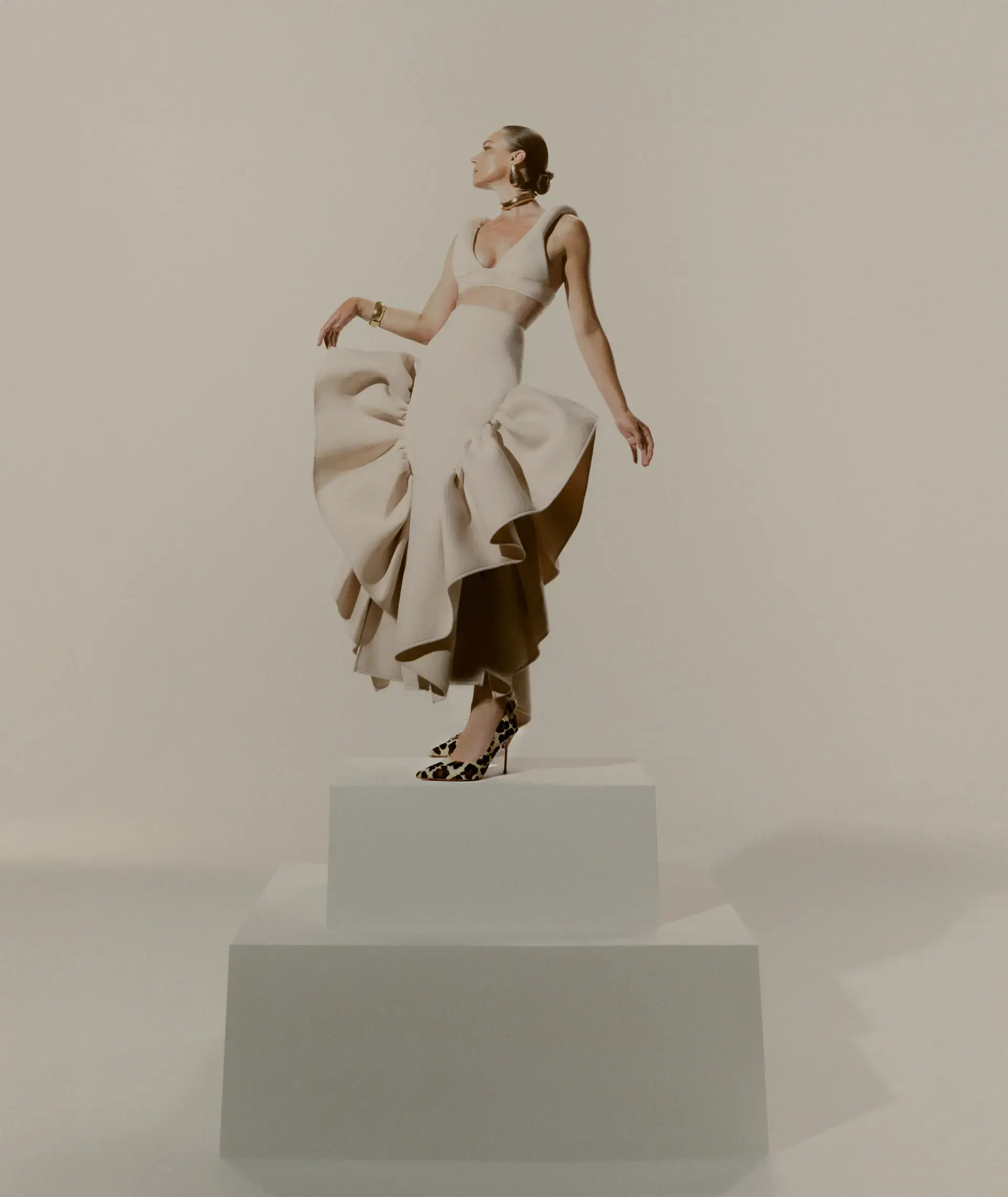 SANTA LOLA gallery 6