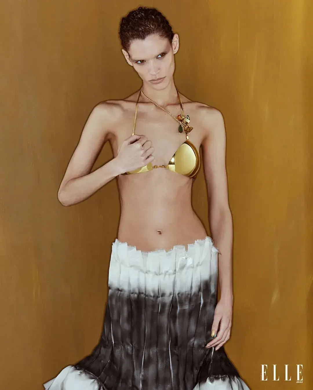 ELLE MARÇO 25 gallery 1