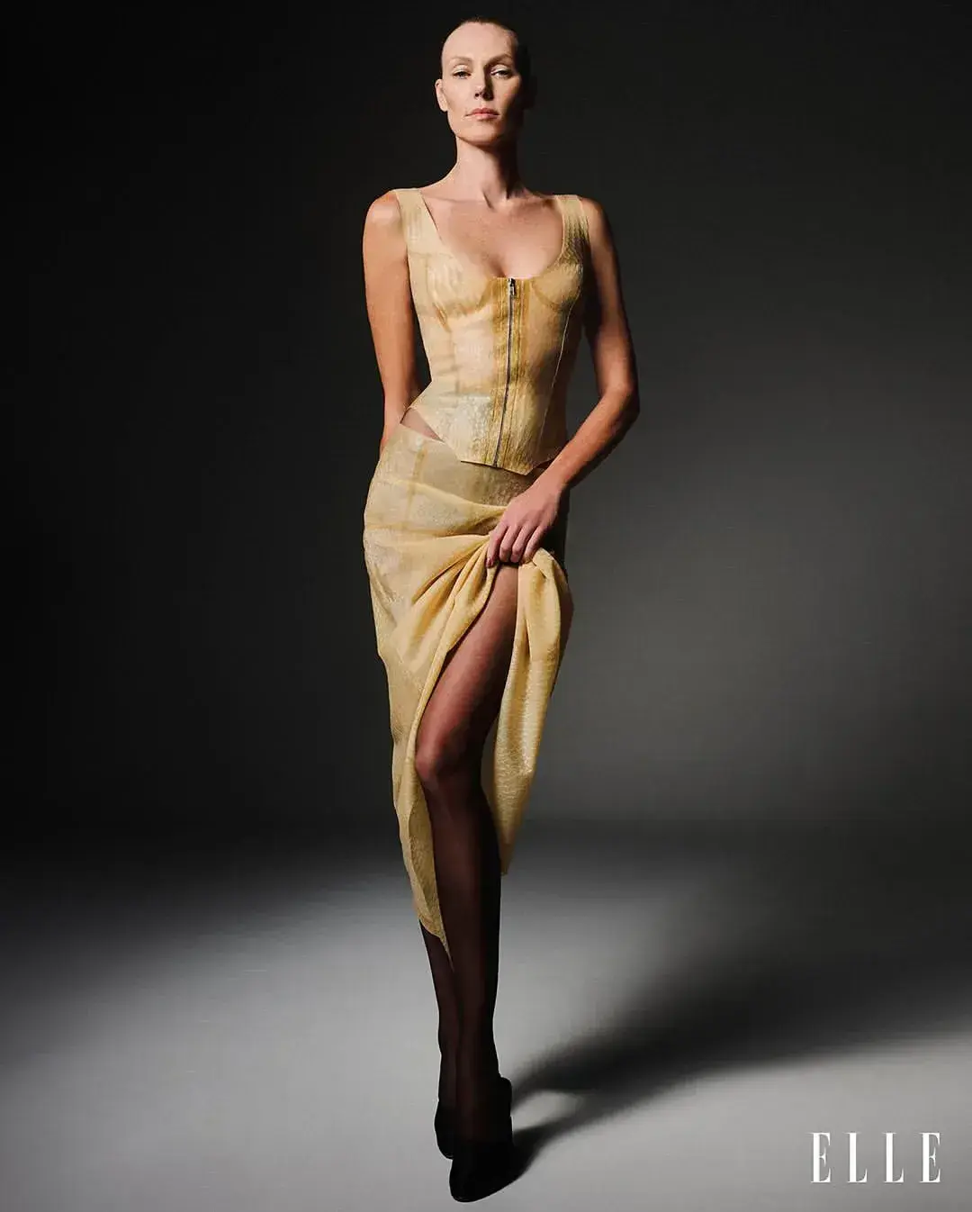 ELLE ABRIL 25 gallery 5
