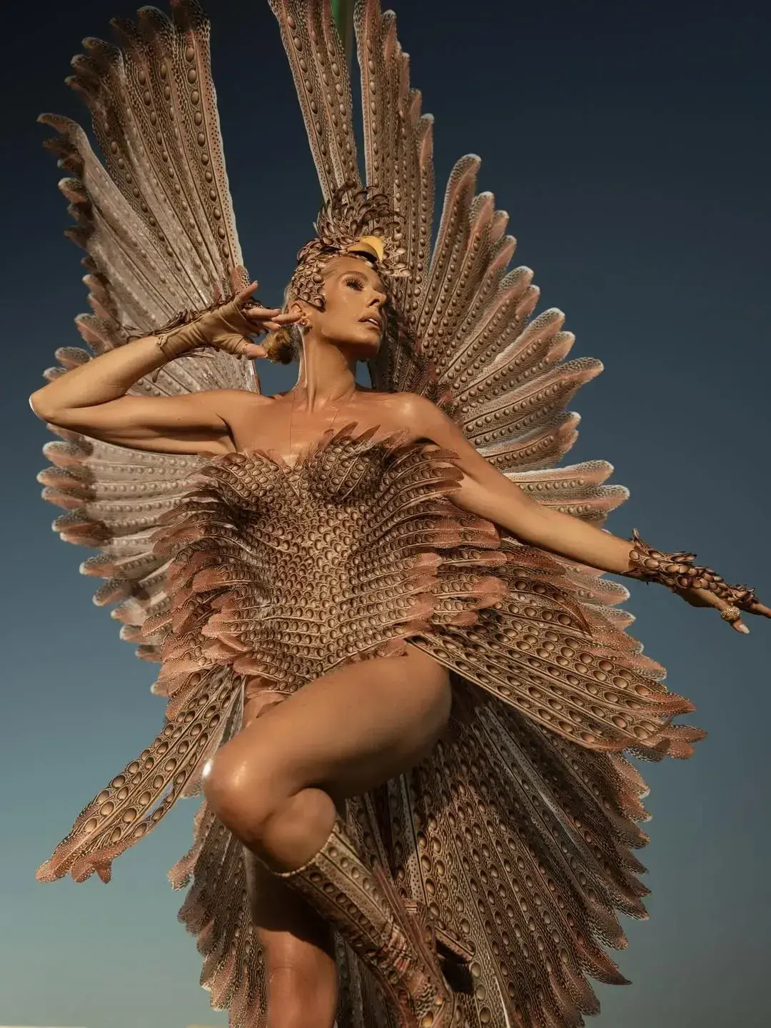 Adriana Galisteu X Oficial Portela - styling Marcell Maia gallery 2