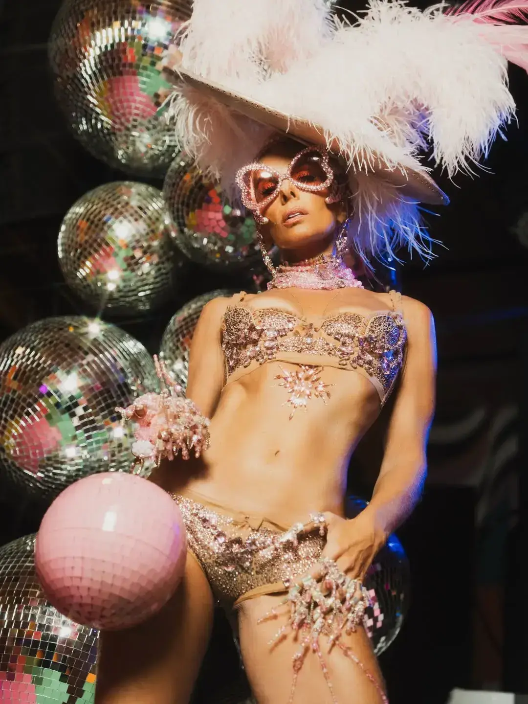 Adriana Galisteu X Carnagalis - styling Marcell Maia