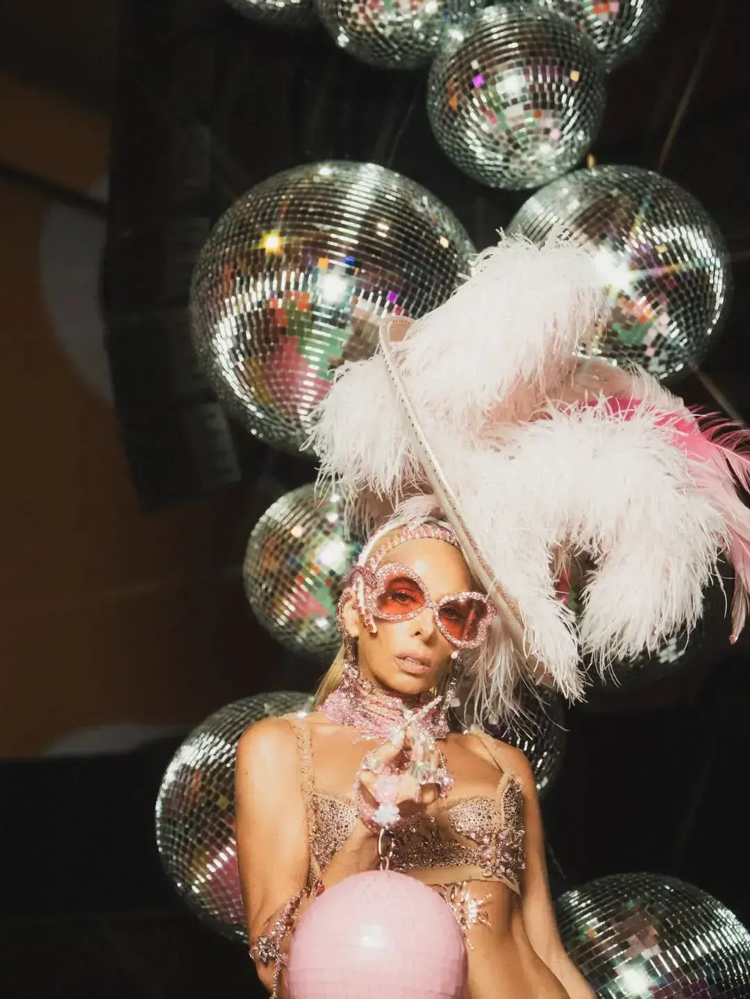 Adriana Galisteu X Carnagalis - styling Marcell Maia gallery 2