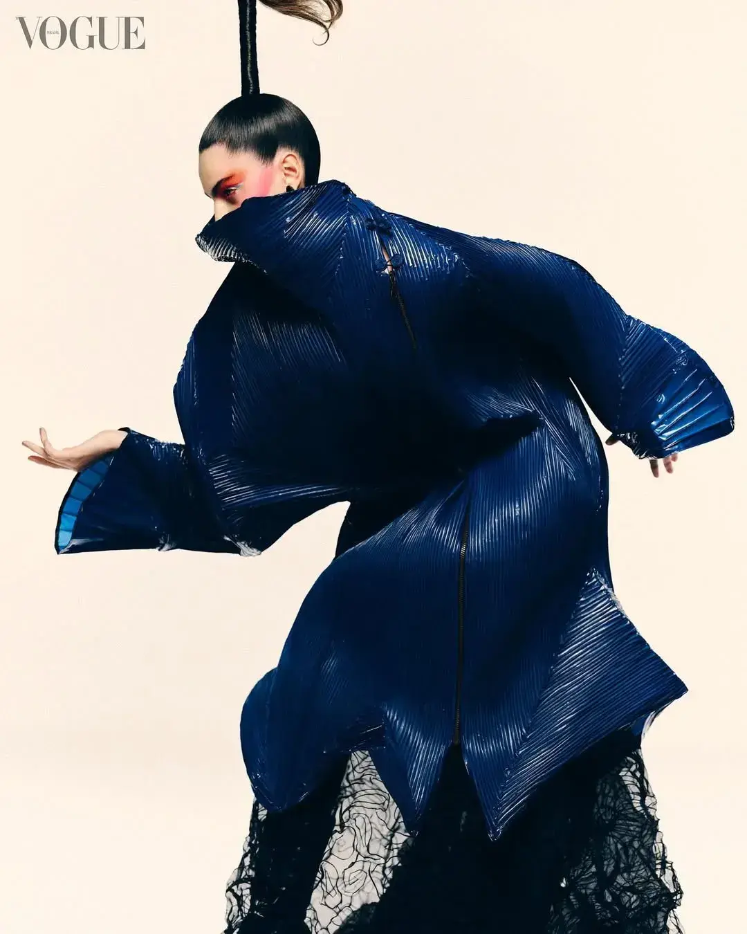 Vogue Brasil Outubro 2023 - Edição de moda por Daniel Ueda