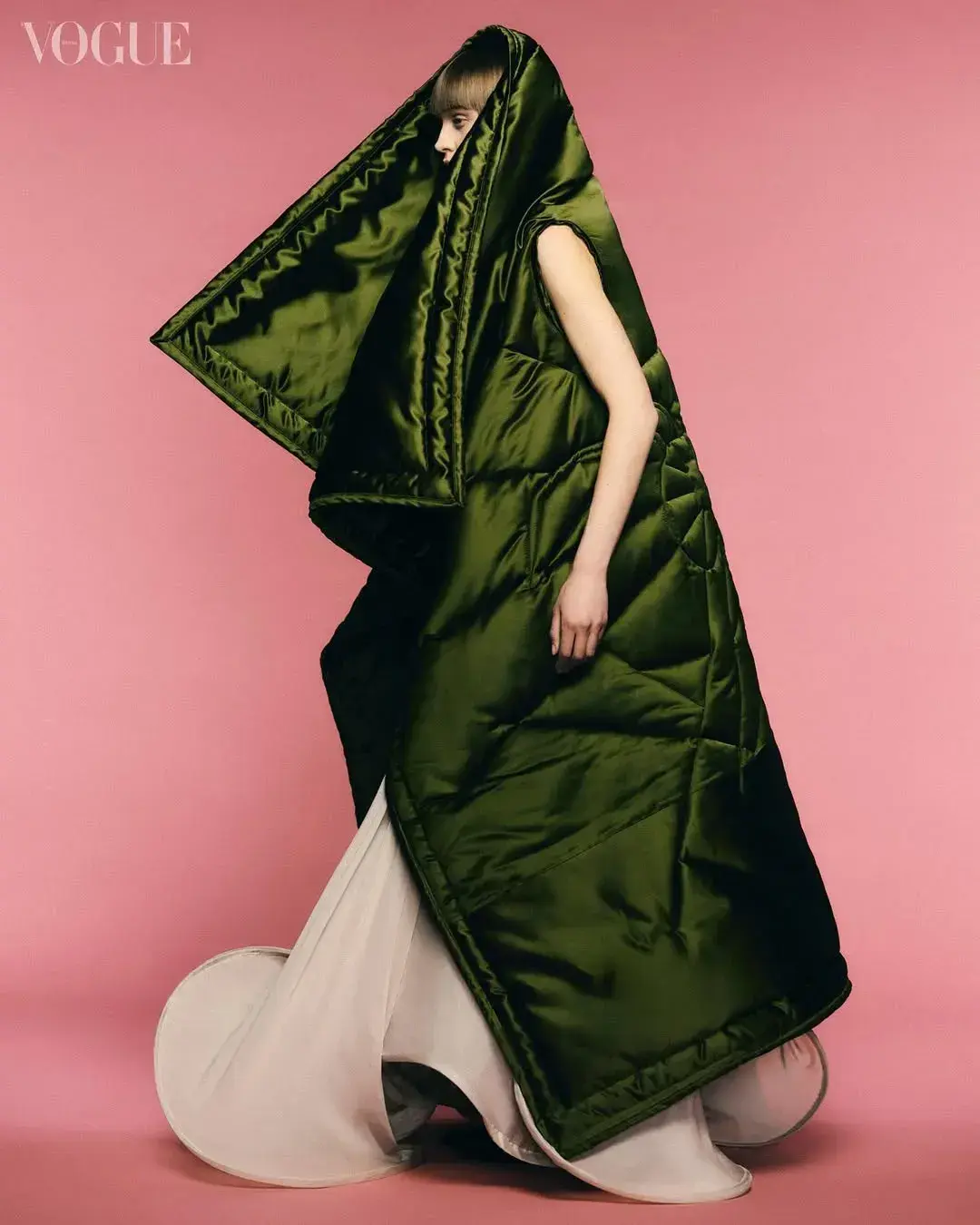 Vogue Brasil Outubro 2023 - Edição de moda por Daniel Ueda gallery 4