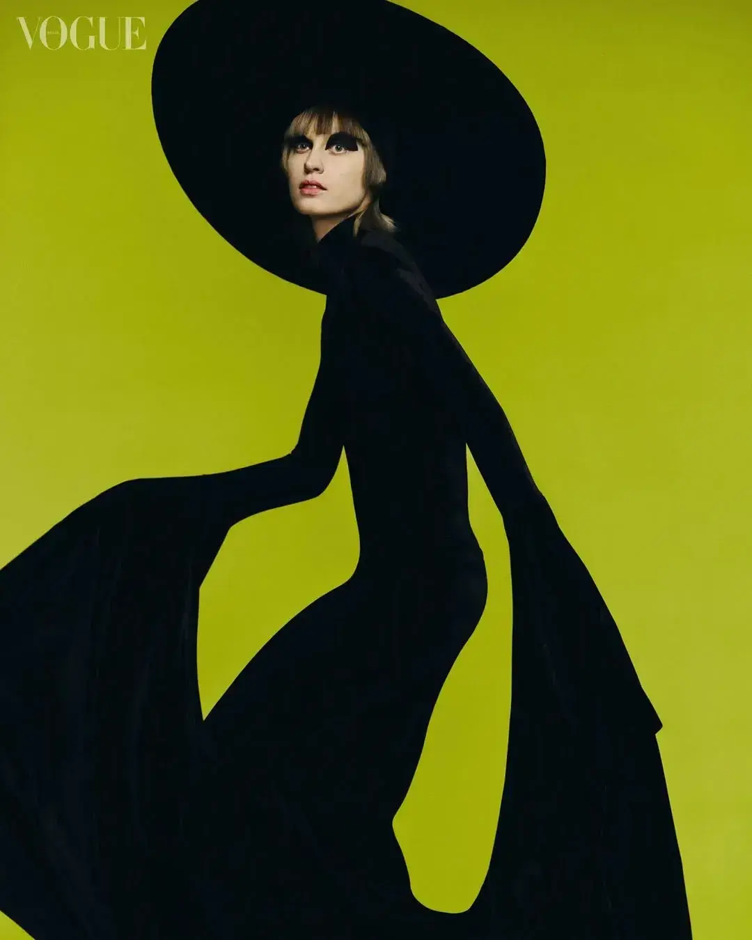 Vogue Brasil Outubro 2023 - Edição de moda por Daniel Ueda gallery 6