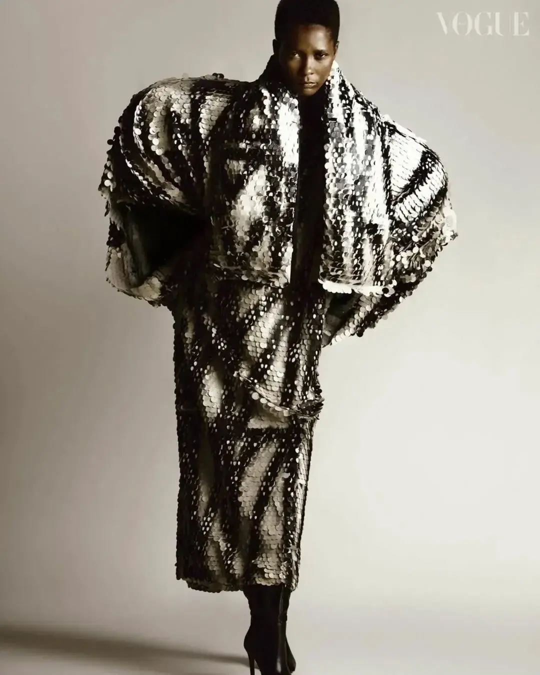 Vogue Brasil - Outubro 24 - Styling por Daniel Ueda gallery 1