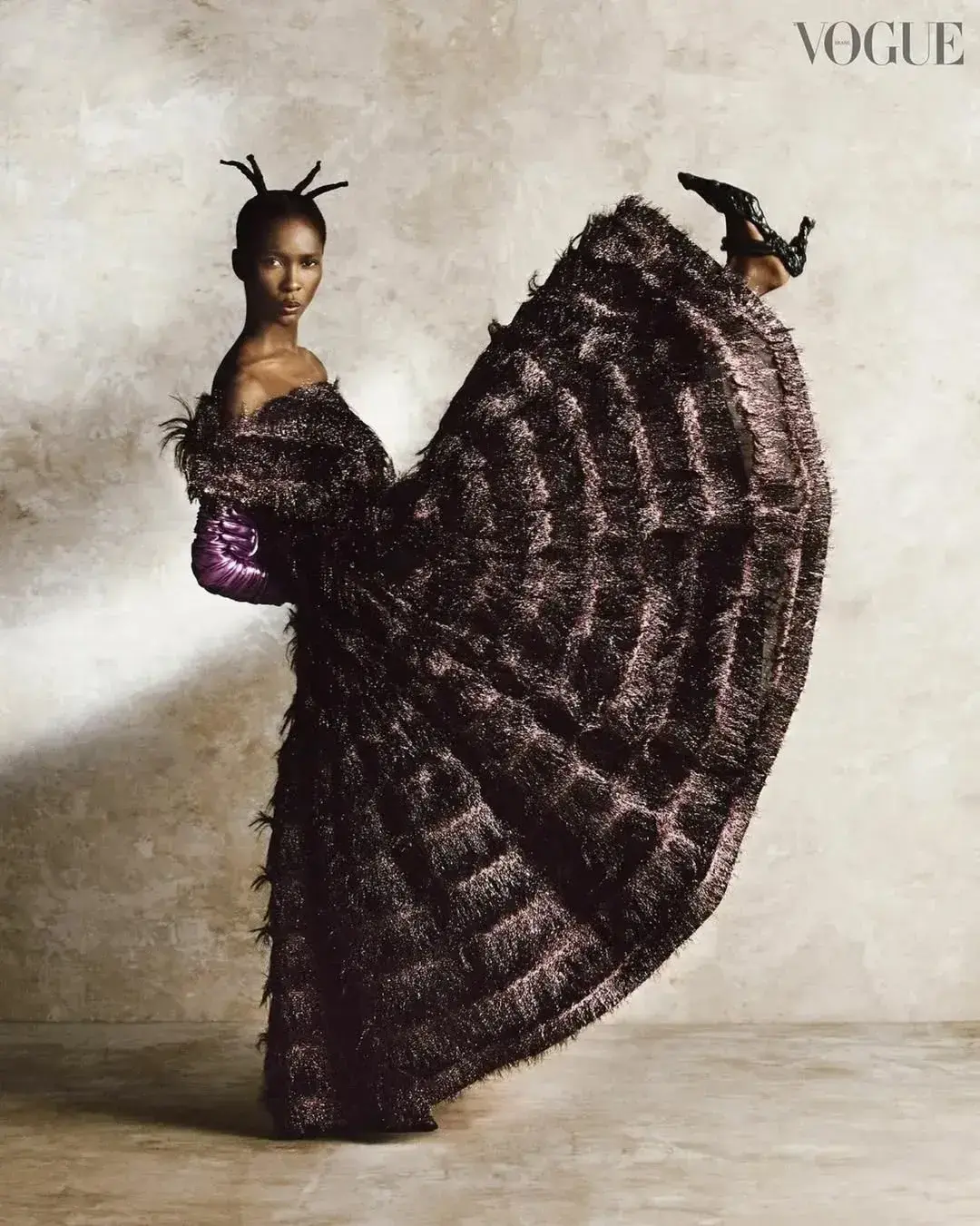 Vogue Brasil - Outubro 24 - Styling por Daniel Ueda gallery 4