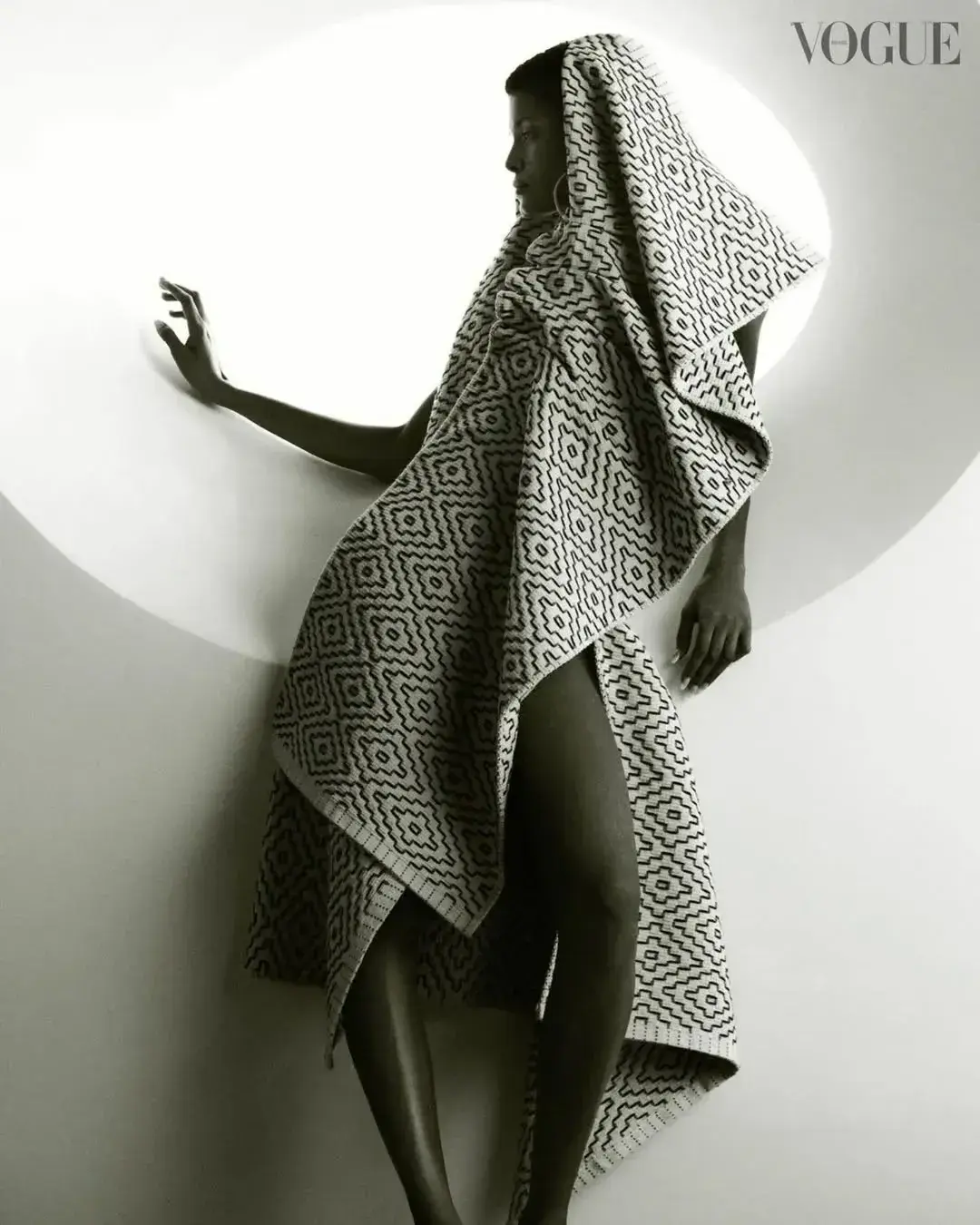 Vogue Brasil - Outubro 24 - Styling por Daniel Ueda gallery 7