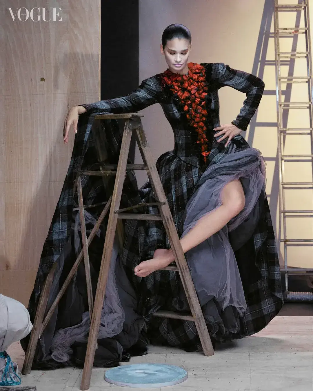 Vogue Brasil - Outubro 2025 - Styling por Daniel Ueda