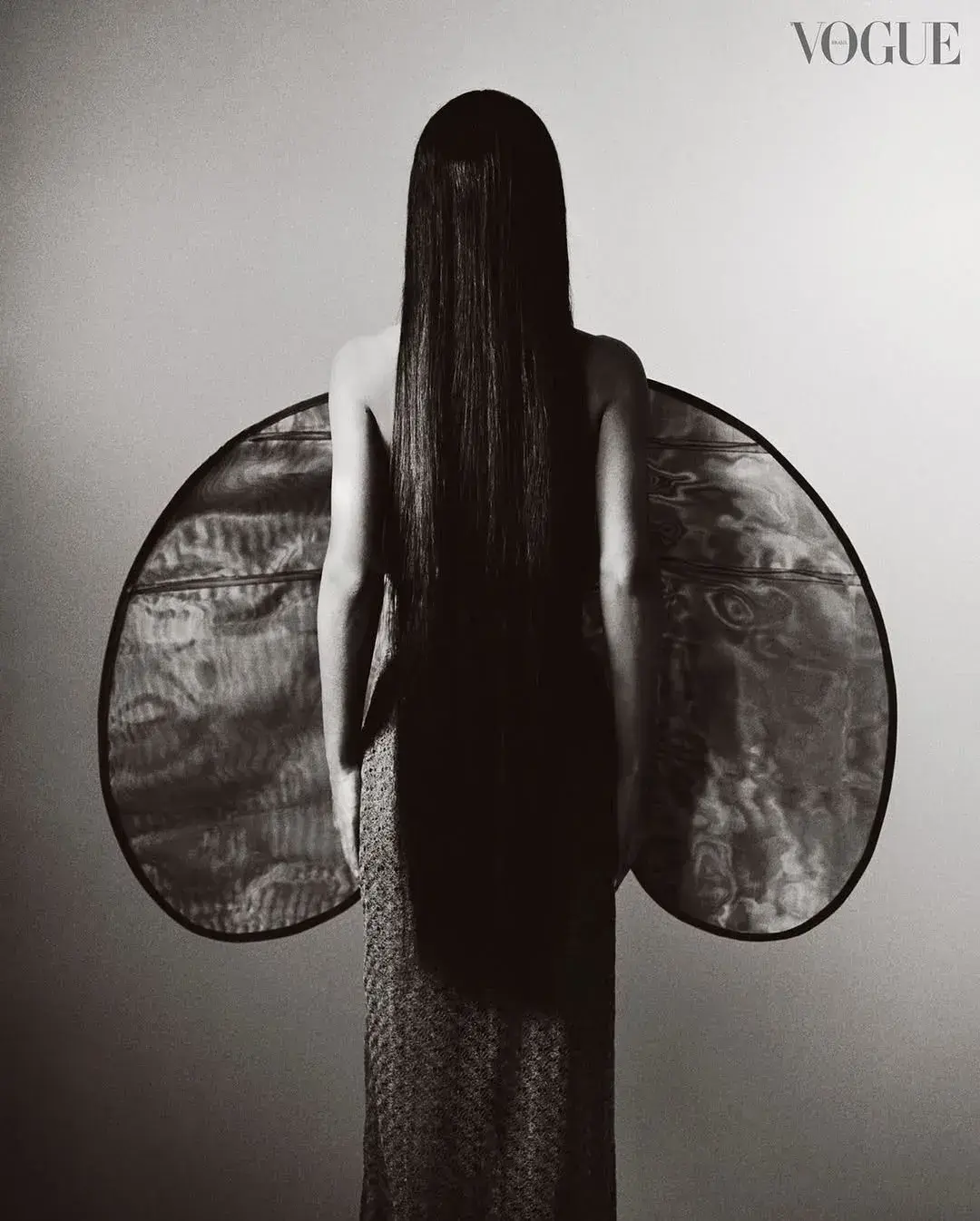 Vogue Brasil - Julho 24 - Styling por Daniel Ueda gallery 3