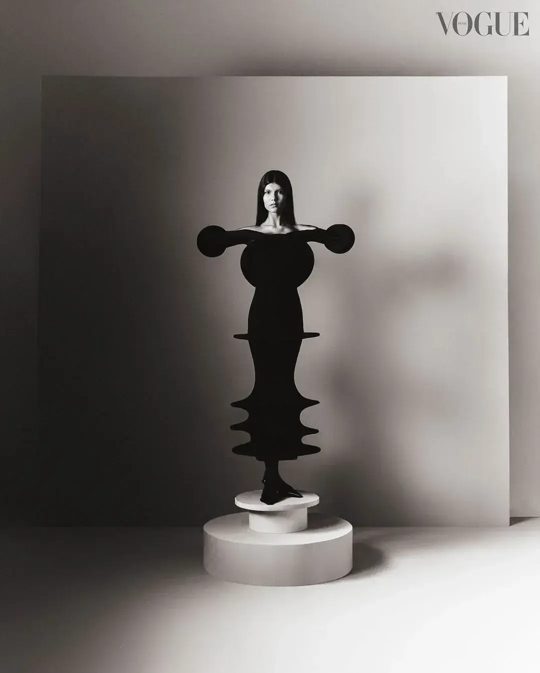 Vogue Brasil - Julho 24 - Styling por Daniel Ueda gallery 5