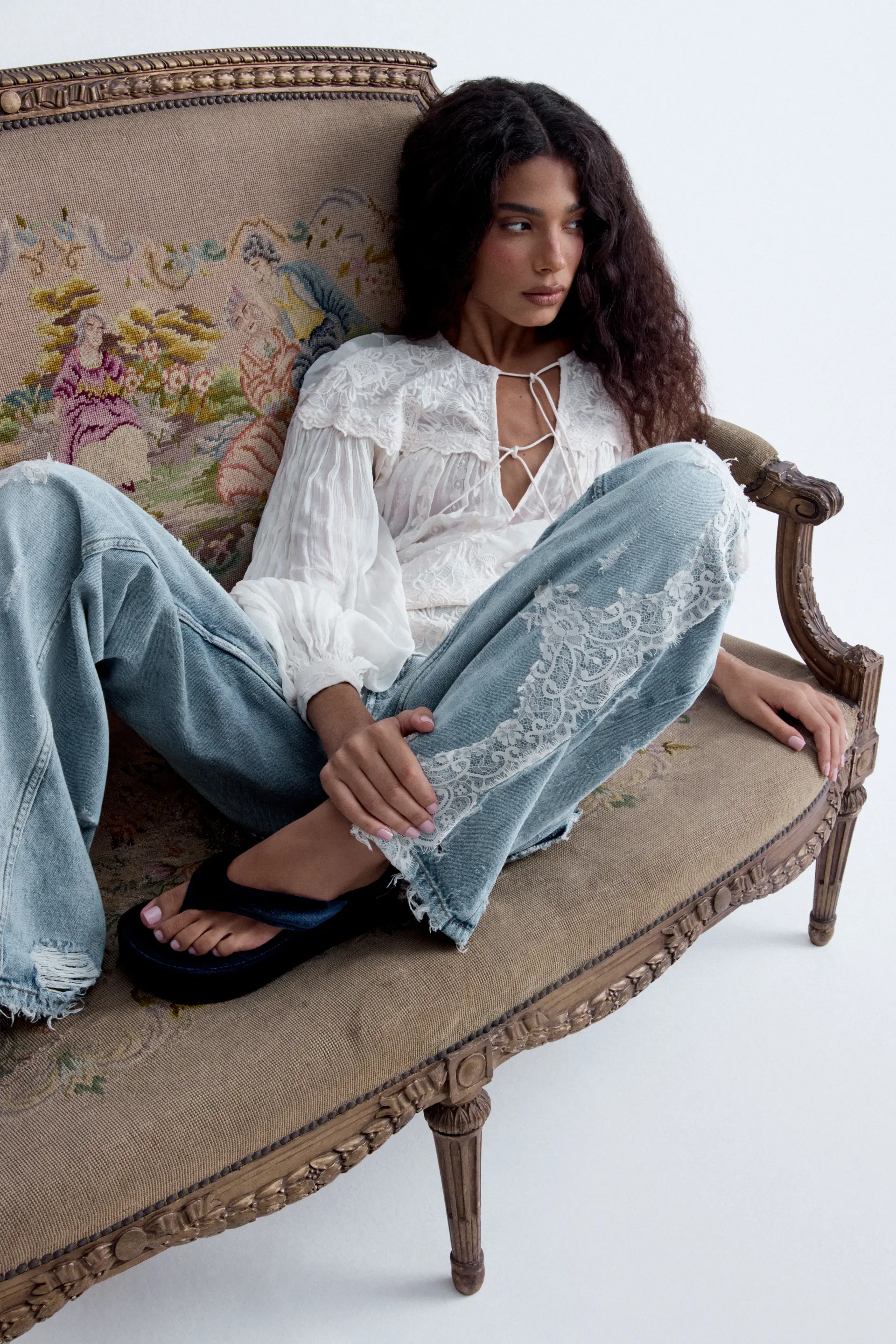 LUIZA BARCELOS gallery 19