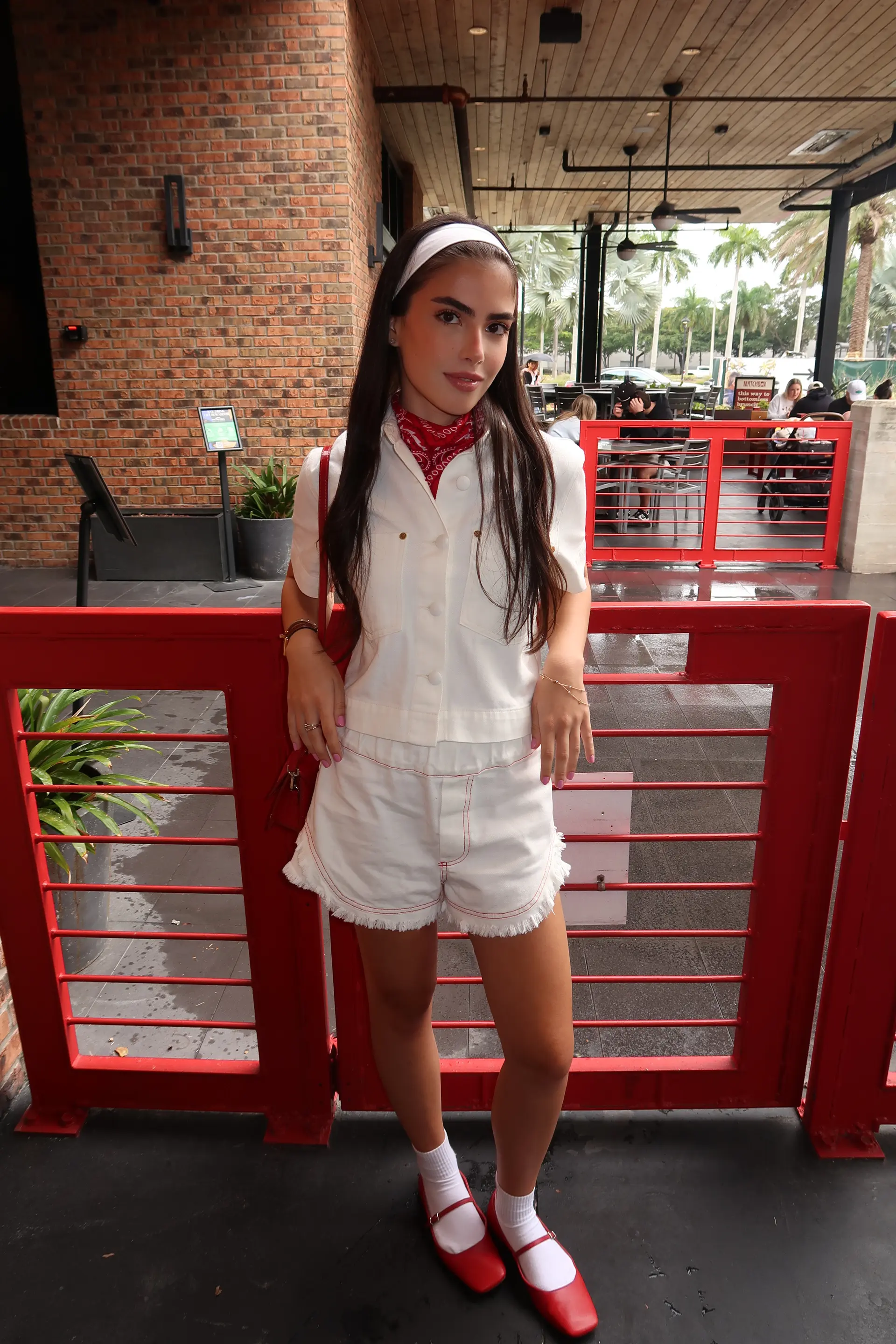 FEV 26 - LILLY SARTI