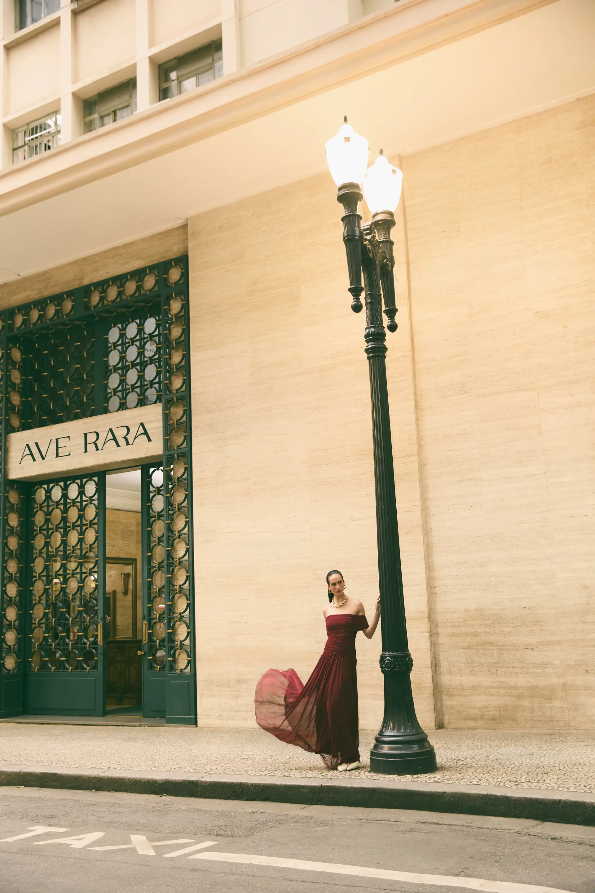 AVE RARA gallery 1