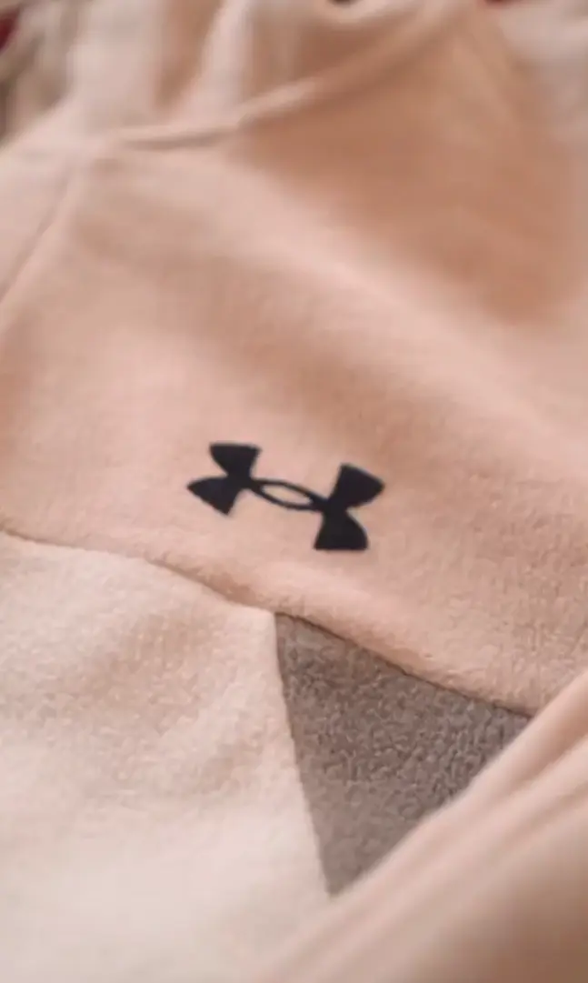 UNDER ARMOUR 