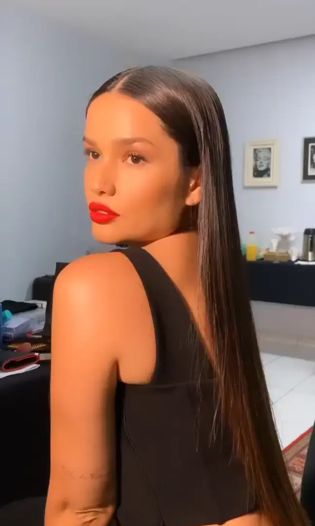 AVON gallery 1
